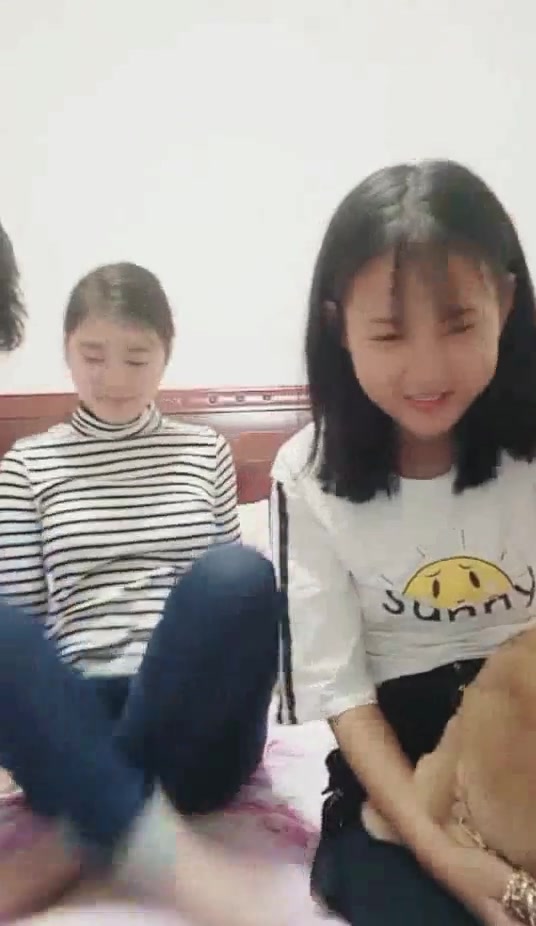 逍遥龙哥团队新春福利矮个子兵哥浴室床上轮战两个零零后小妹精彩内射