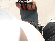 对白淫荡刚失恋帅哥海边散心偶遇主持人采外景被挑逗扒裤子给裹鸡巴找没人的地方刺激后入内射呻吟太过瘾