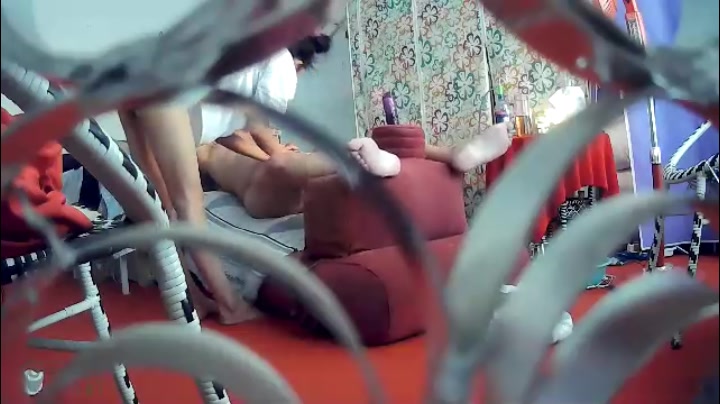 非常会玩的中年领导胖大叔与苗条阿姨啪啪啪貌似一边嗑料一边淫乱这高端炮机属实牛逼啊俩人一起舒服