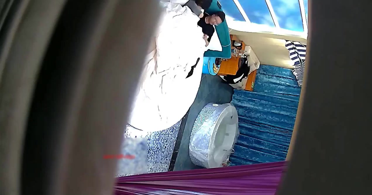 精品酒店新台知识分子情侣带大胸气质美女开房按摩浴缸洗完鸳鸯浴啪啪