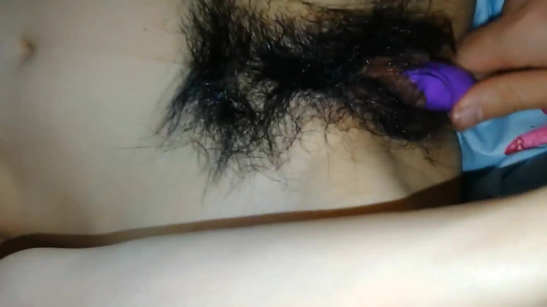 老婆不在家把感情受挫的苗条小姨子给干了很骚很饥渴水太多内裤都湿透了阴毛浓密性欲旺盛玩到潮喷对白淫荡