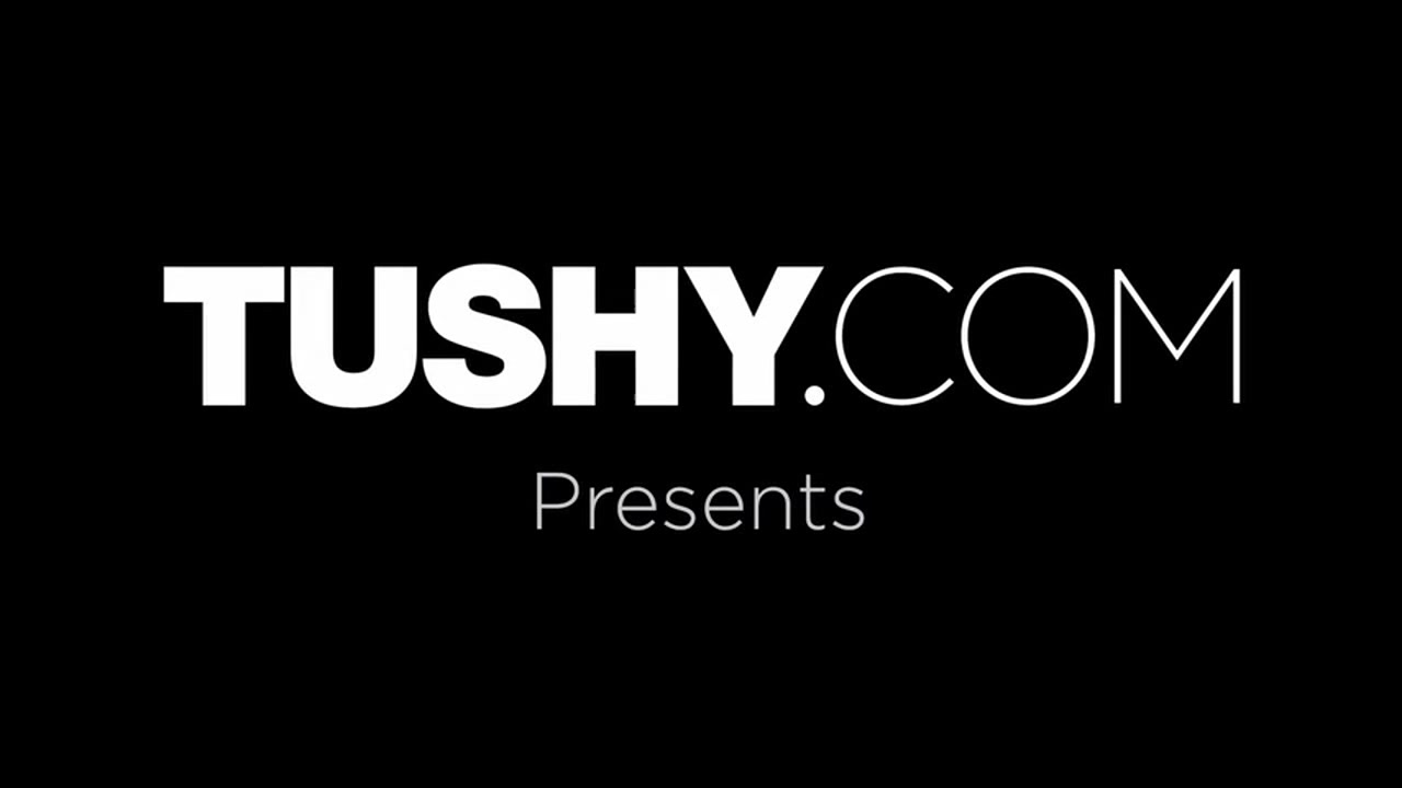 海边游玩遇到极品大屁股女郎看的受不了性奋想操穴作品 妹子身材给力丰满多肉大长腿逼逼嫩嫩插入爽啊720P高清