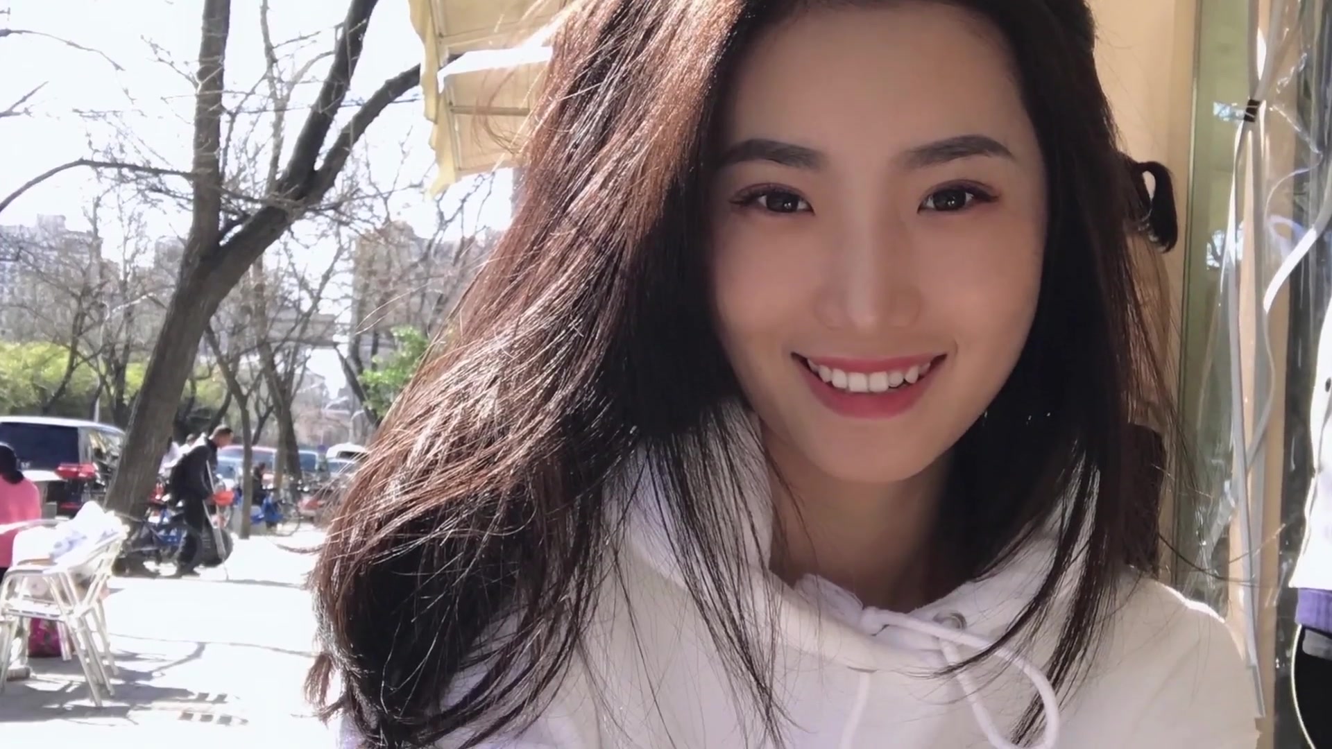 北京嫩模瑶瑶御姐范和男友裸体在厨房一边做菜一边被玩逼