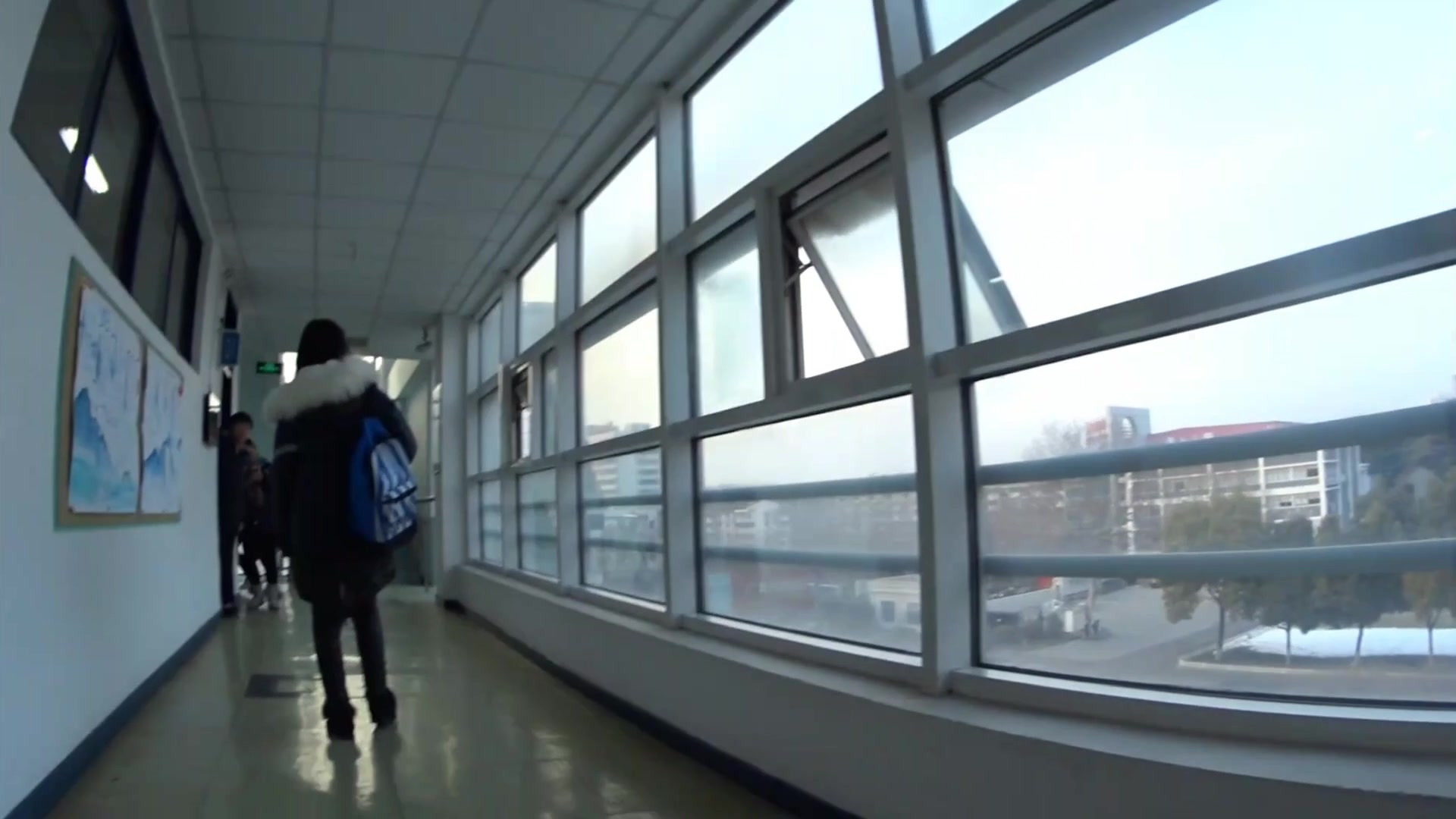 国内某高中男生TP同班女生嘘嘘