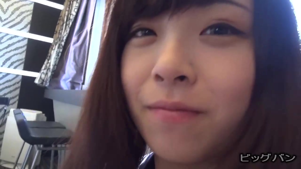 大眼睛19岁清纯漂亮美少女学生妹制服援交大屌富二代小蛮腰蜜桃大臀内射中出