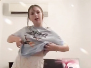 未成年妹子跳舞勒的很紧