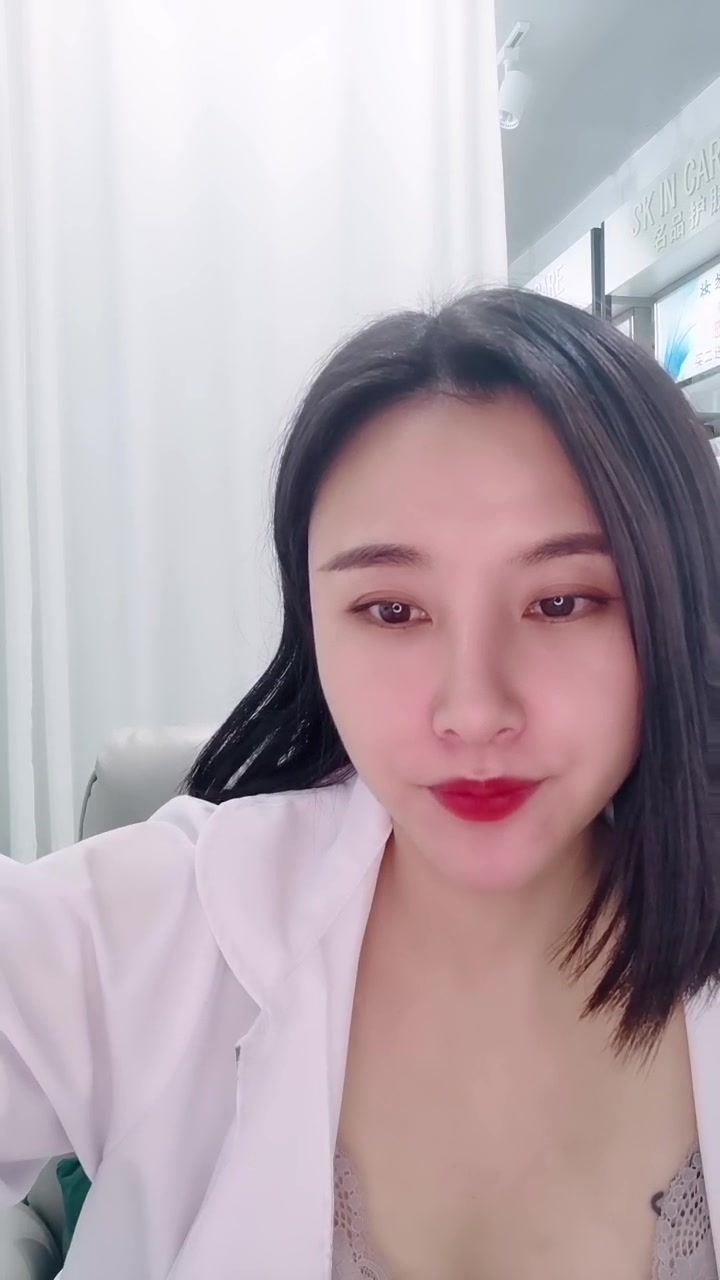 美容院上班的小宝贝一个人在店里自慰呻吟