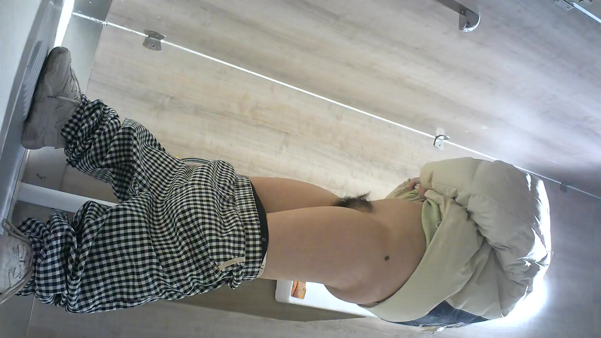 商场女厕正面全景2