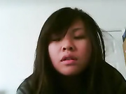 无毛美女自扣骚逼