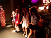 上海某夜店单身派对，美女玲琅满目，玩的很High