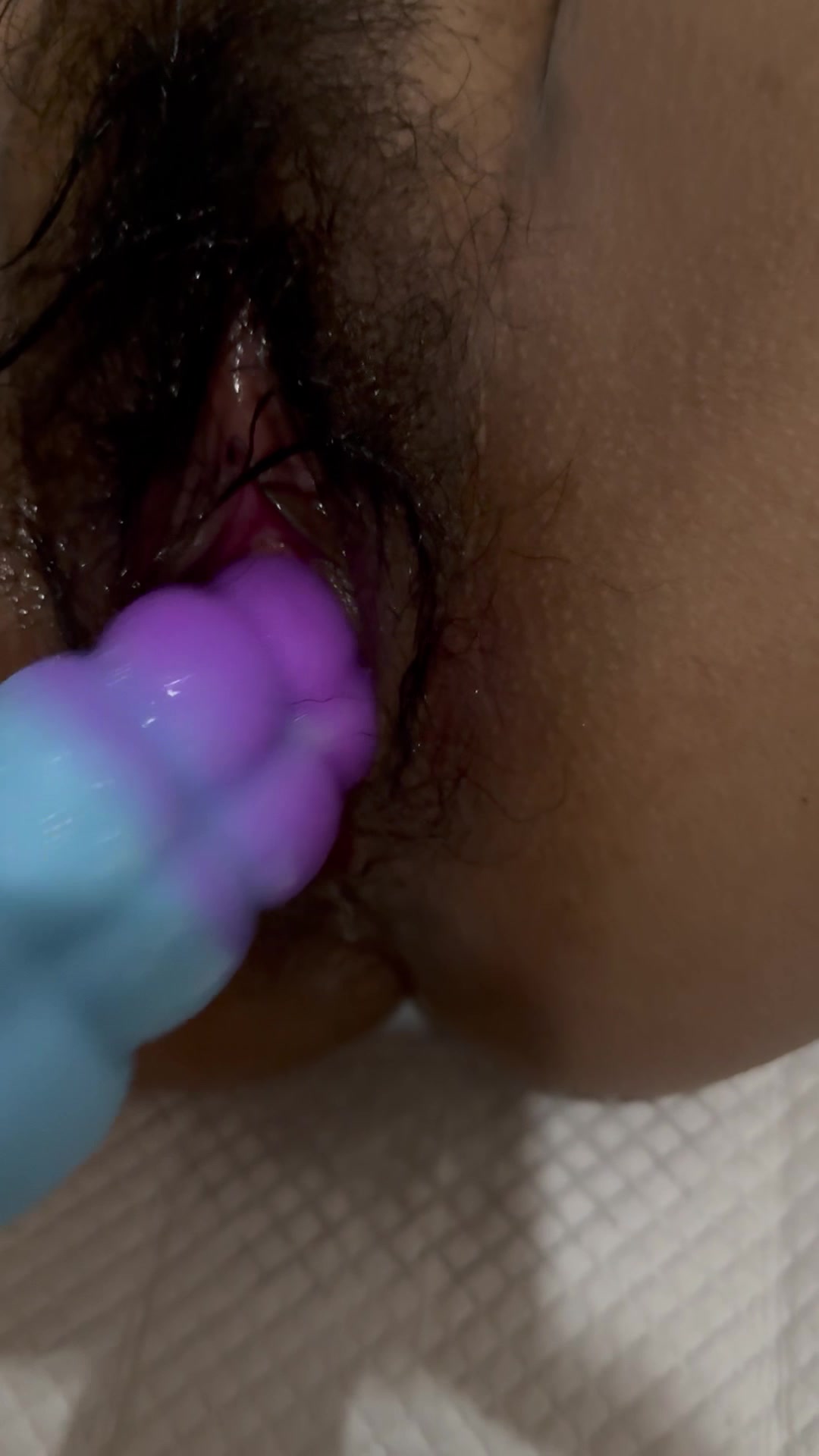 超大号肉棒都满足不了老婆怎么办