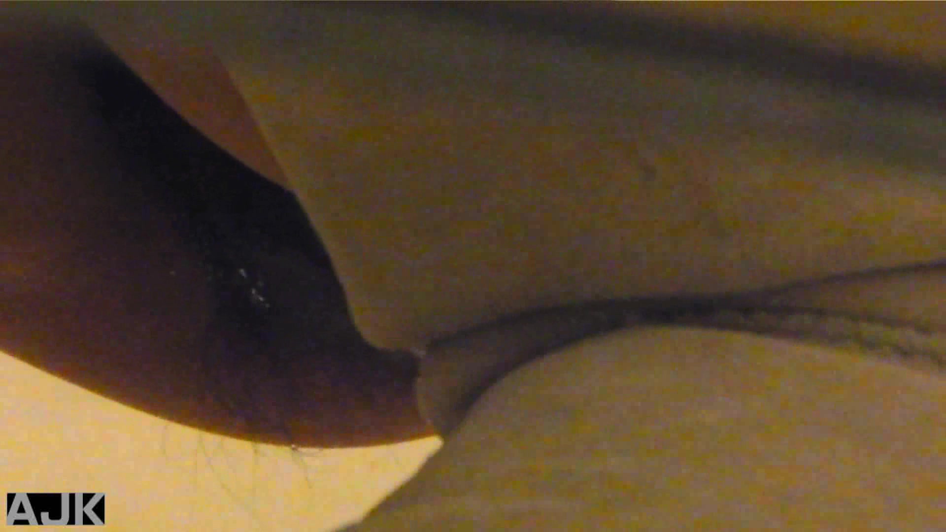 最新流出作品-某大型商場公共女廁拍攝到的各式美女少婦如廁 貌似顏值得蠻高的 1080P高清無水印