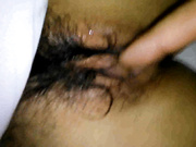 周末假期帶著朋友顏值不錯的遠方表妹景區遊玩 晚上吃飯灌醉帶入酒店脫光衣服任意玩弄 小穴粉嫩水超多 1080P原版高清