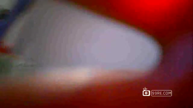 巨乳小美女Alicia和男友做爱自拍，简直就是美女和野兽.mp4