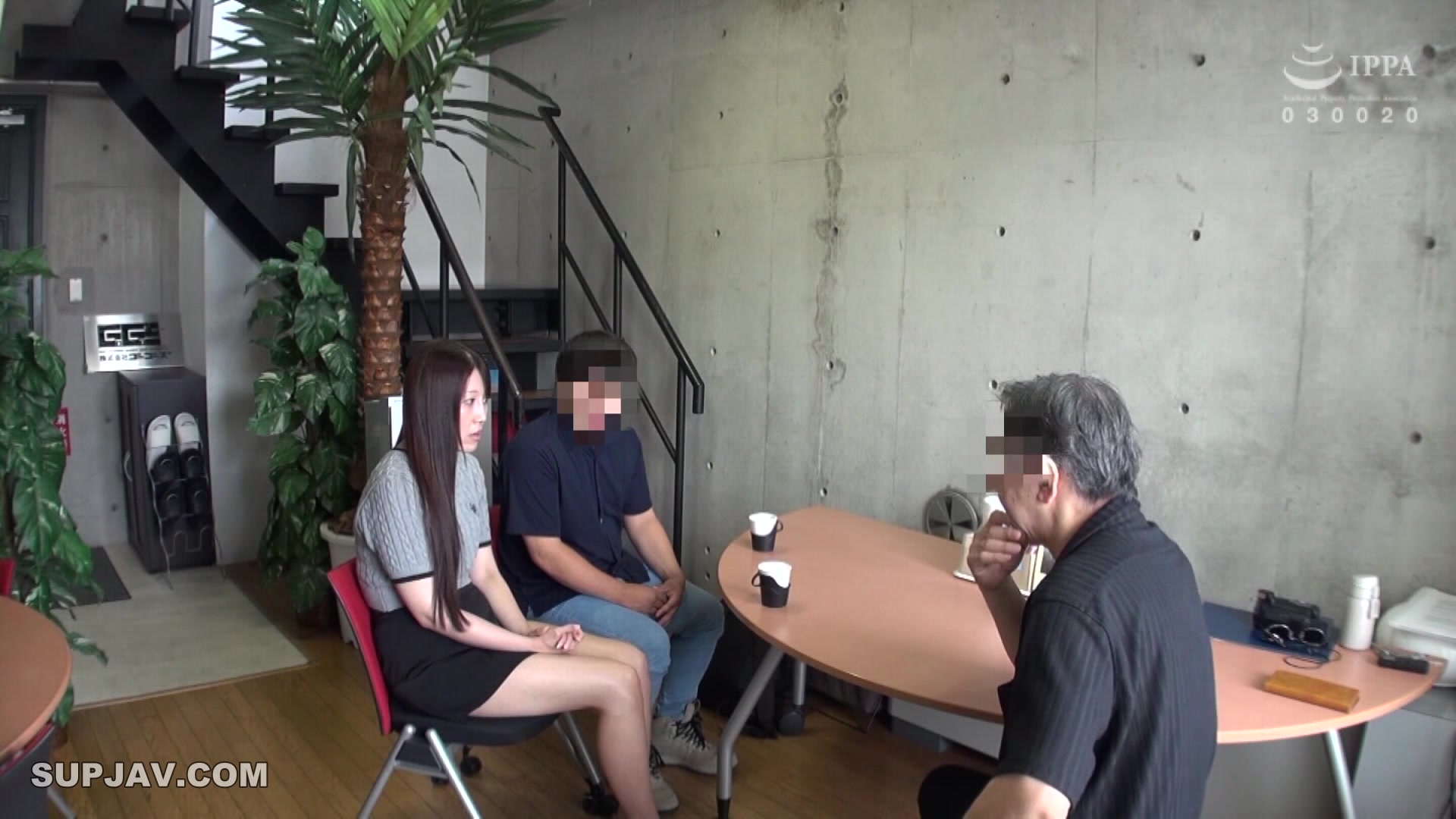 C-2959 アダルトメーカー凸撃 NTRカップル 押しかけAV撮影007 小向まひる - 1of5