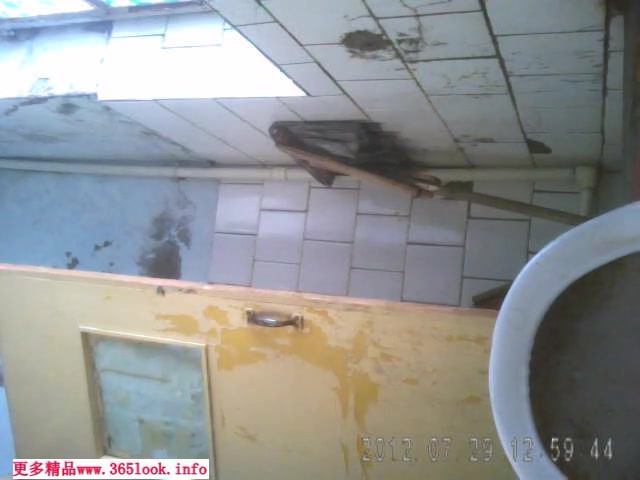 WC咱们县医院的女厕所