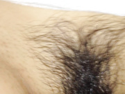 独自租屋MM一边哭着一边被陌生男子掐着脖子狂操