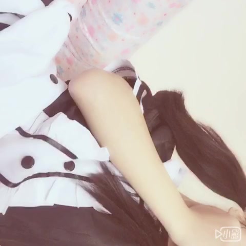 美女自慰到潮吹