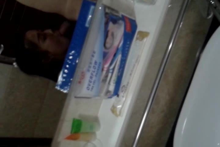 全程露脸小情人被我干几下就受不了来了高潮