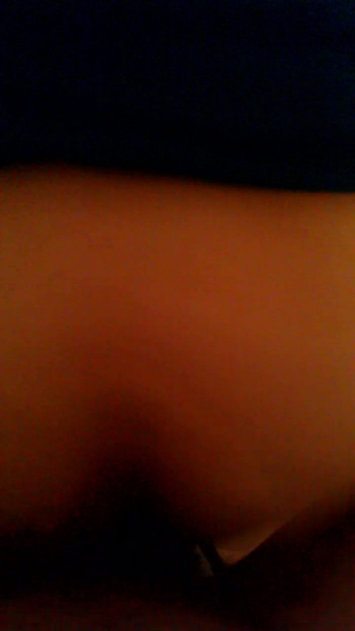 在朋友家沙发上干她的回族骚妻，还说我没有以前对她好了。