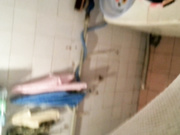 冒死高清偷拍隔壁阿姨洗澡