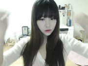 極品美女主播吃雪糕很銷魂咪咪擠擠也有料