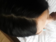 东北逃课系列之把正在和朋友打电话的漂亮美女拉过来强行吃鸡巴,气的往鸡巴上狠抽了一下,乖乖的吃起来了！国语！