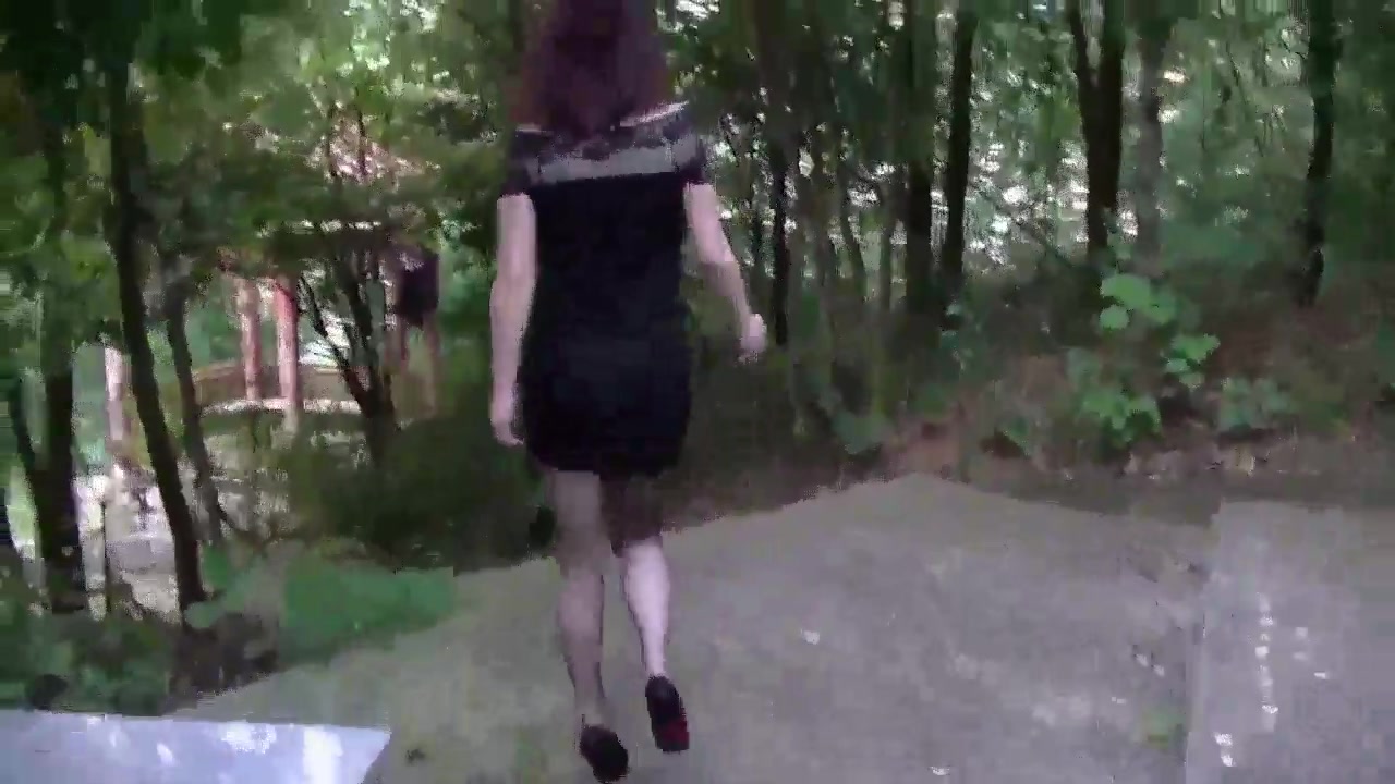 國產高清劇情亂倫媽媽和兒子在山上涼亭野戰對白淫蕩下流