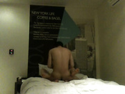 年輕小伙擺好錄像設置各種姿勢肏略悶騷女友