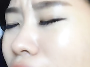 性感大奶子少妇主动自慰出水后抓着大鸡吧插入两部之一