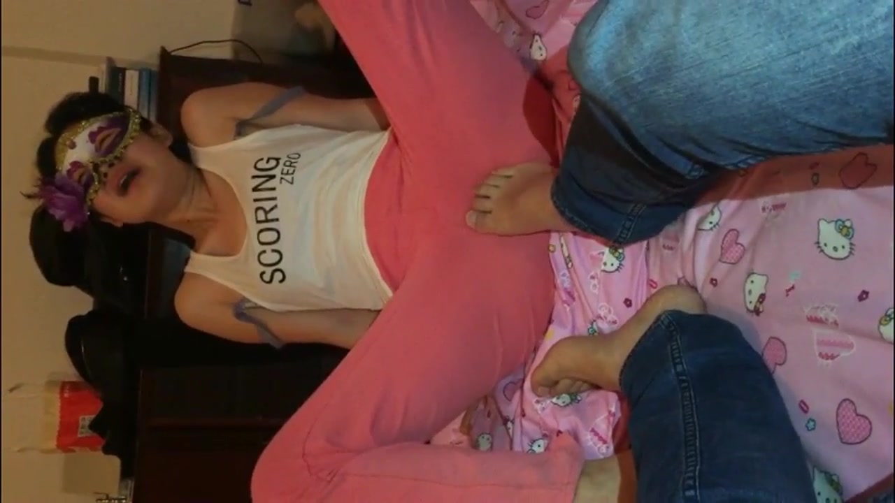 小师妹被冷S圣水电击伺候声音