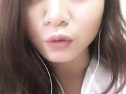 東北口音的白領兼職女主播，剛扣穴兩下就濕潤了