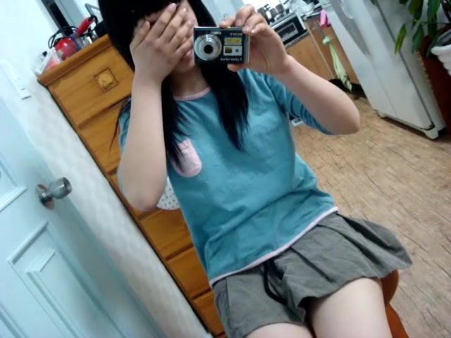 可愛學妹寂寞自慰，摸奶自拍，挑逗誘惑