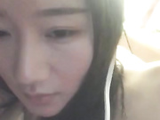 醉酒可爱美女直播和狼友激情互动，自慰刷礼物