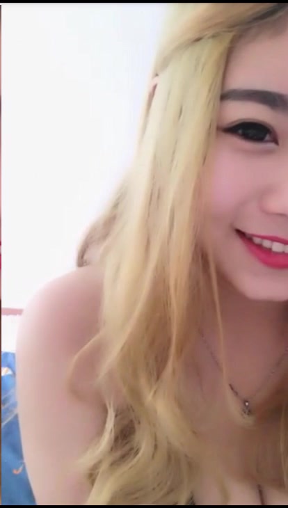 金发美女主播情趣装诱惑自慰