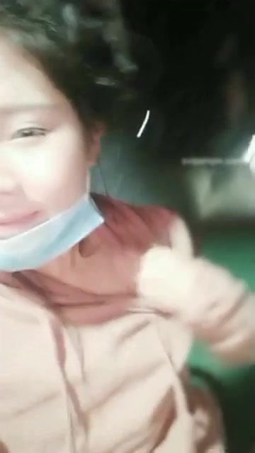 柠檬鸭店挑男公关挑了个不错的小帅哥开房两人都没带证件只好野战对白有趣